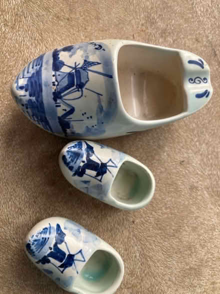 Photo of free 3 Delfts China blue and white clogs (Rochester ME1) #1