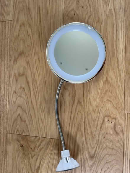 Photo of free Magnifying make up mirror (SE19) #3