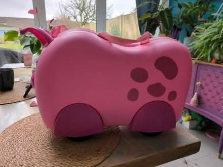 Photo of free Pig ride-on suitcase (RG18) #2
