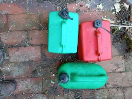 Photo of free 5 Litre fuel cans (Reading West RG1) #2