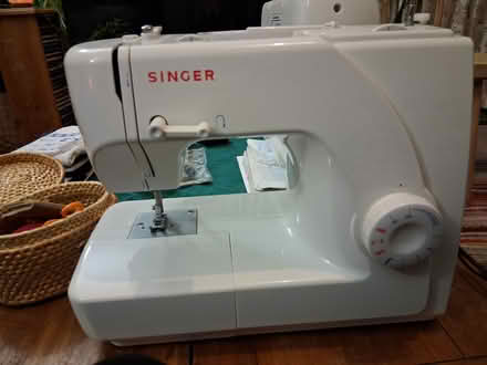 Photo of free Singer electric sewing machine (Godalming GU7 3HG) #1