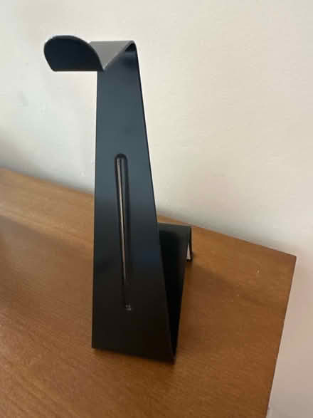 Photo of free Head phone hanging (N14 4TP oakwood) #3