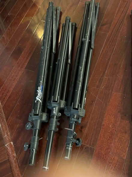 Photo of free 3 speaker tripods (SouthEast Austin) #1