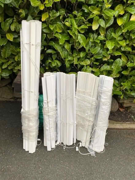 Photo of free set of 5 old IKEA white blinds (Lawnswood LS16) #1