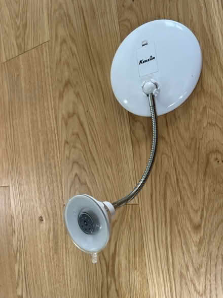 Photo of free Magnifying make up mirror (SE19) #1