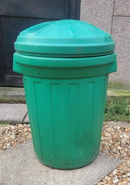Photo of free Plastic Rubbish/Waste Bin 80 Litres (Isleworth TW7) #1