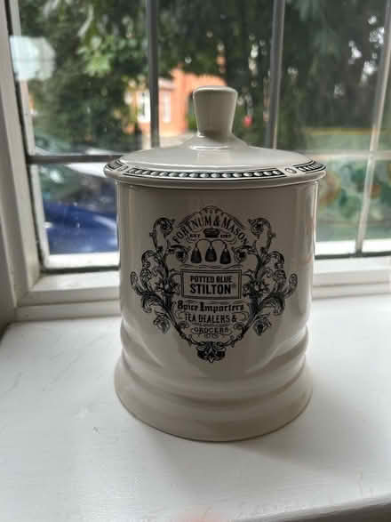 Photo of free China jar (Camberley GU15) #1