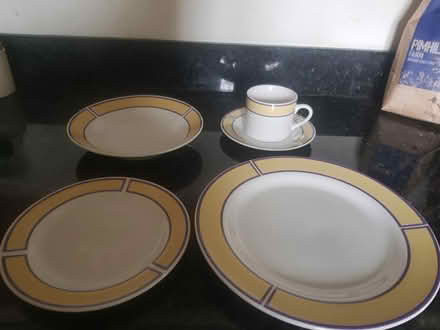 Photo of free Dinner service (Braughing SG11) #1