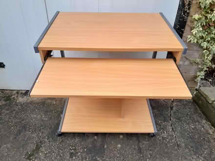 Photo of free computr desk (Dronfield S18) #1