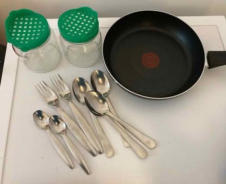 Photo of free New Tefal pan NOT INDUCTION (Mile Oak BN41) #1