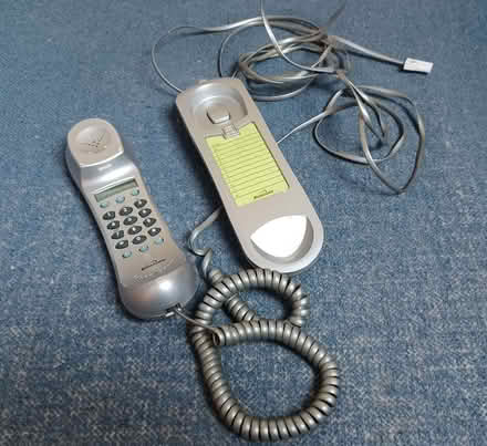 Photo of free Binatone Trend Corded Telephone - silver, with cable (Primrose LA1) #2