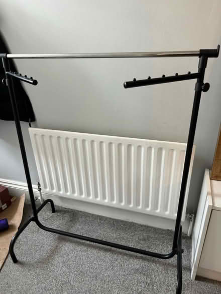 Photo of free Hanging Clothes Rail (Sevenoaks) #1