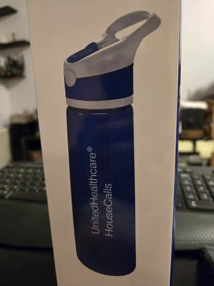 Photo of free New - water bottle (Hell's Kitchen/Midtown West) #1