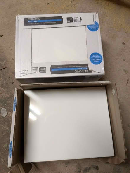 Photo of free White Ceramic Wall Tiles (Hereford HR1) #1