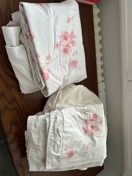 Photo of free Kingsize Duvet set (Surbiton KT6) #1