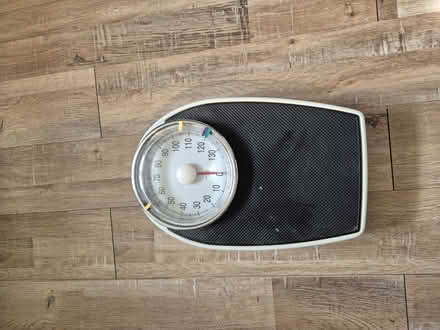 Photo of free scales (Rm3 0gd) #2