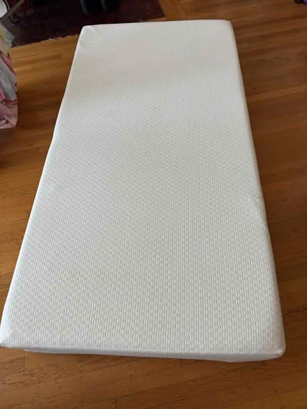 Photo of free Like new 8” twin mattress (Alameda) #2