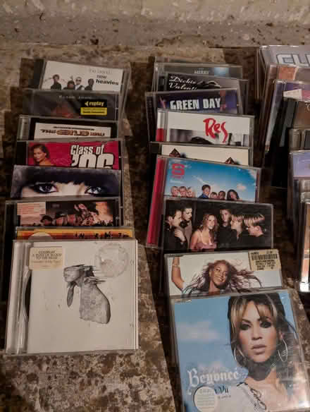 Photo of free CDs and some books (Withdean BN1) #4
