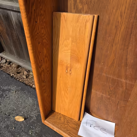 Photo of free Beautiful Oak Bookshelf (360 Chiquita Avenue MV) #3