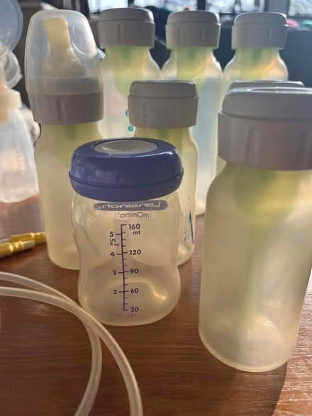 Photo of free Baby’s bottles and pump equipment (SE26) #2
