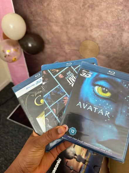 Photo of free 3d glasses and blu ray films (Gillot road B16) #1
