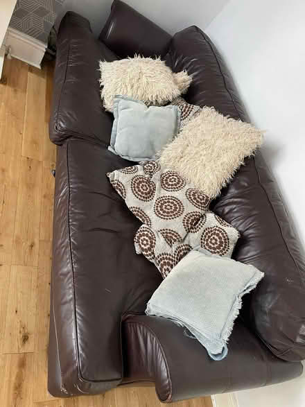 Photo of free Sofas (EN3) #1