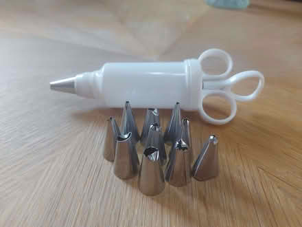 Photo of free Kitchencraft cake/biscuit decorating syringe (Mill Rd area NN8) #1
