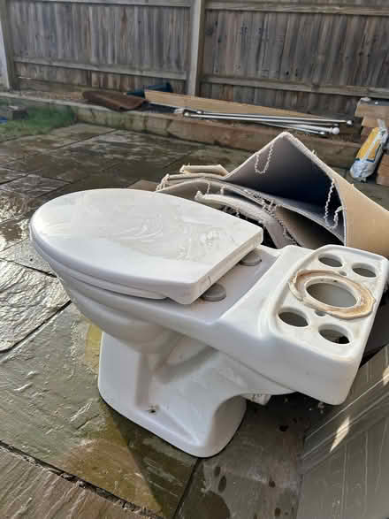 Photo of free Toilets and sinks (Great Denham MK40) #1
