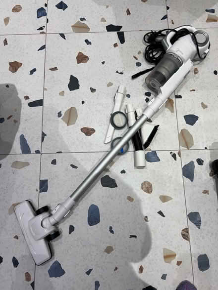 Photo of free Mides Vacuum cleaner (Tooting SW17 9TD) #1