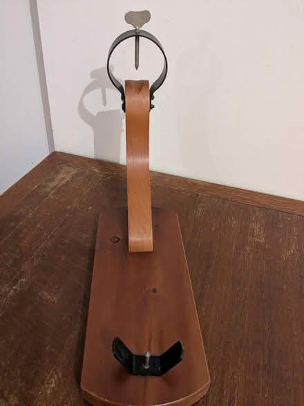 Photo of free Jamon carving stand (Clapton E5) #2