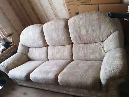 Photo of free Settees (Harrow HA1) #2
