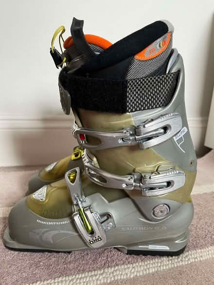 Photo of free Salomon Ellipse 9.0 Ladies ski boots UK 7.5 / EU41 (Lower Weston) #1