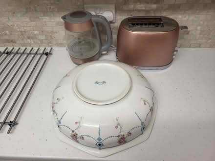 Photo of free Victorian wash bowls (Crystal Palace) #3