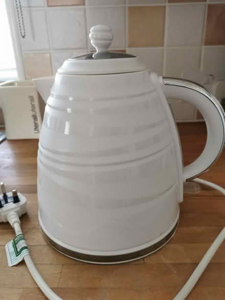 Photo of free Kettle (Adeyfield. HP2) #1
