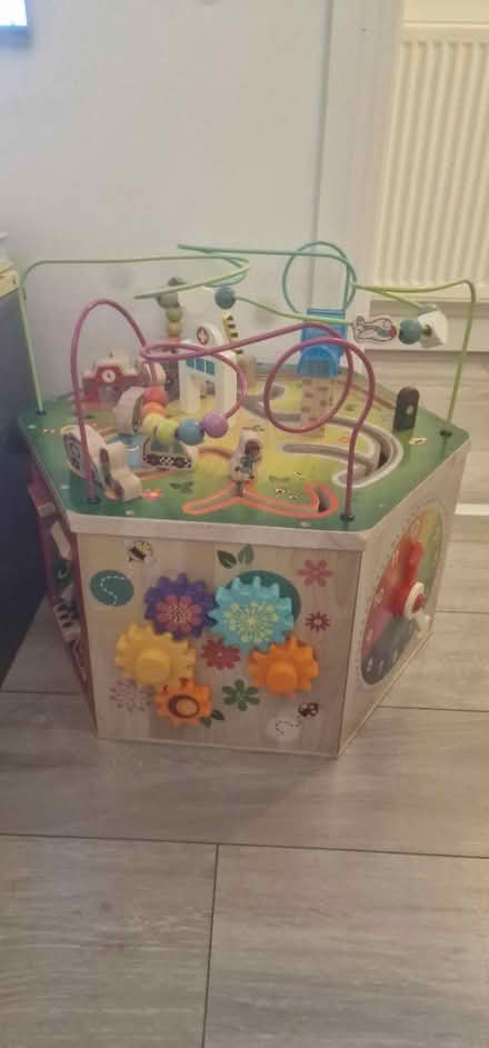 Photo of free Children's activity cube (E17) #1