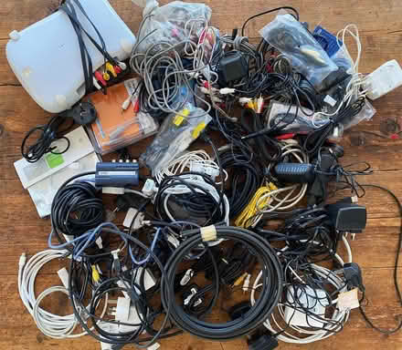 Photo of free Cables, Plugs, Power Supplies, Wires, Connectors & Adaptors (CT11) #1