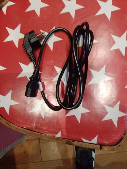 Photo of free European pin plug monitor cable (Wheatley OX33) #1