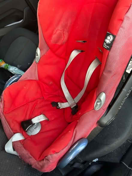Photo of free Maxi Cosy Car Seat (Epsom) #1