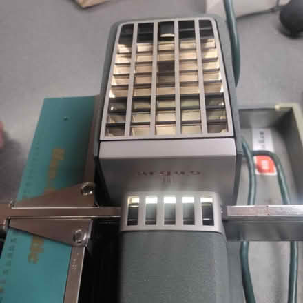 Photo of free Vintage slide projector (Beckenham BR3) #2
