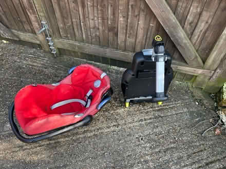 Photo of free Maxi Cosy Car Seat (Epsom) #3