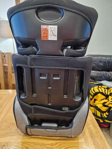 Photo of free Light weight car seat and booster (Brentwood CM13) #3