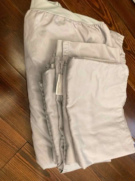 Photo of free Full size sheet set (Downtown Frederick) #1