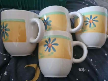 Photo of free 4 mugs (Peopleton WR10) #1
