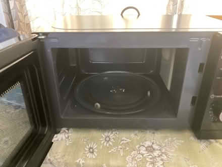 Photo of free Sharp 800W Microwave (NG9 Chilwell) #2