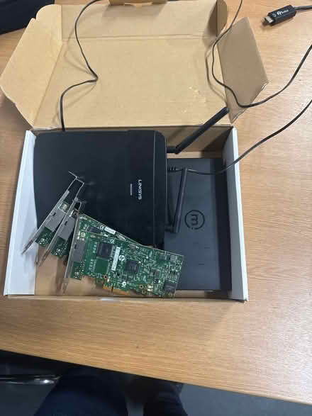 Photo of free NICs access point and other IT part (EC1A) #1