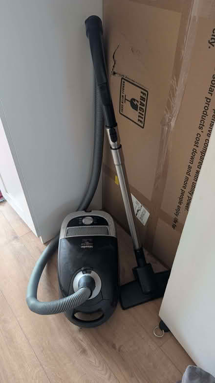 Photo of free miele vacuum cleaner (Mill Hill, The Hale HA8) #1