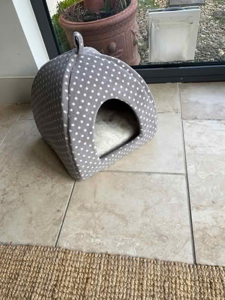 Photo of free Cat bed (Blewbury) #1
