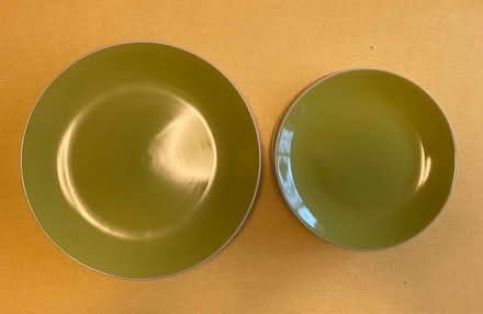 Photo of free 3 green dinner plates, 4 side plates (Cubbington CV32) #1