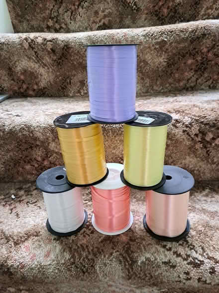Photo of free Curling ribbon (Callowell GL5) #1