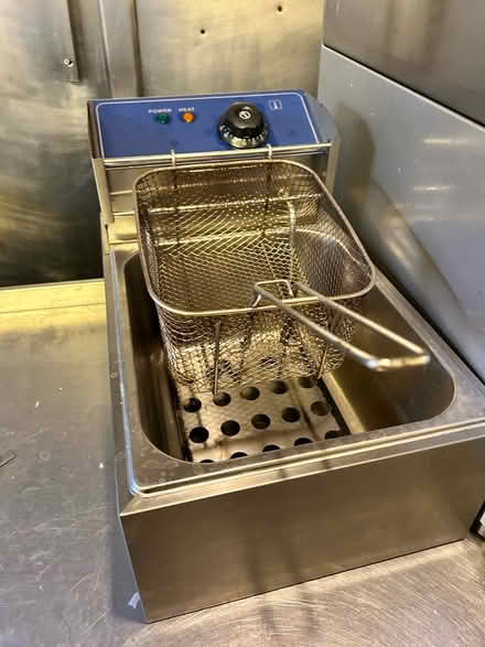 Photo of free Ex restaurant deep fat fryer (St John's Hill London SW11 1) #1